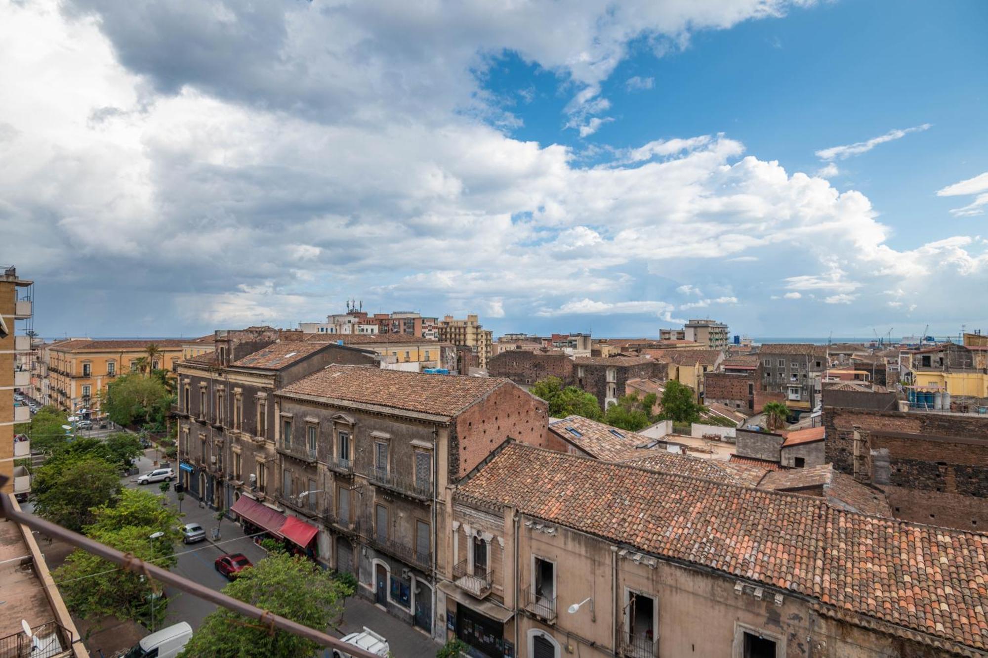 Nel Cuore Di Catania Apartamento Exterior foto